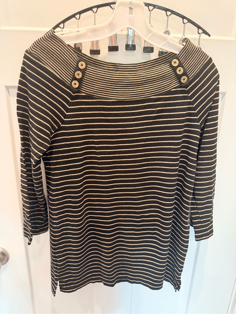 Jones New York Signature Women M Striped Bateau Neck Button Shoulder Top